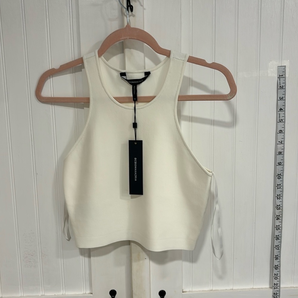 BCBGMAXAZRIA off white, knit crop top w/stretch size XS